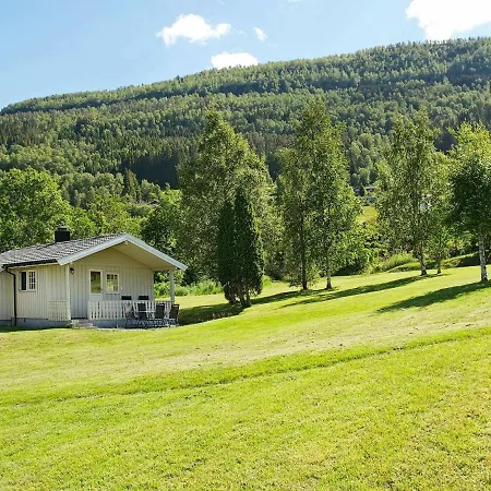 4 Person In Utvik-by Traum *