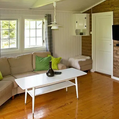 Holiday home Two-bedroom In Utvik 2