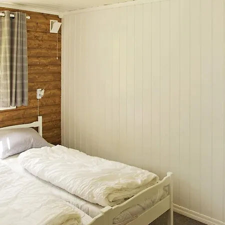 Two-bedroom In Utvik 2 * Reed