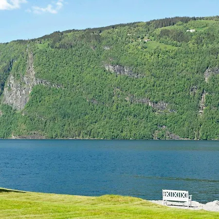 4 Person In Utvik-by Traum * Reed