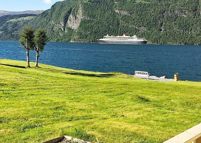 4 Person In Utvik-by Traum *